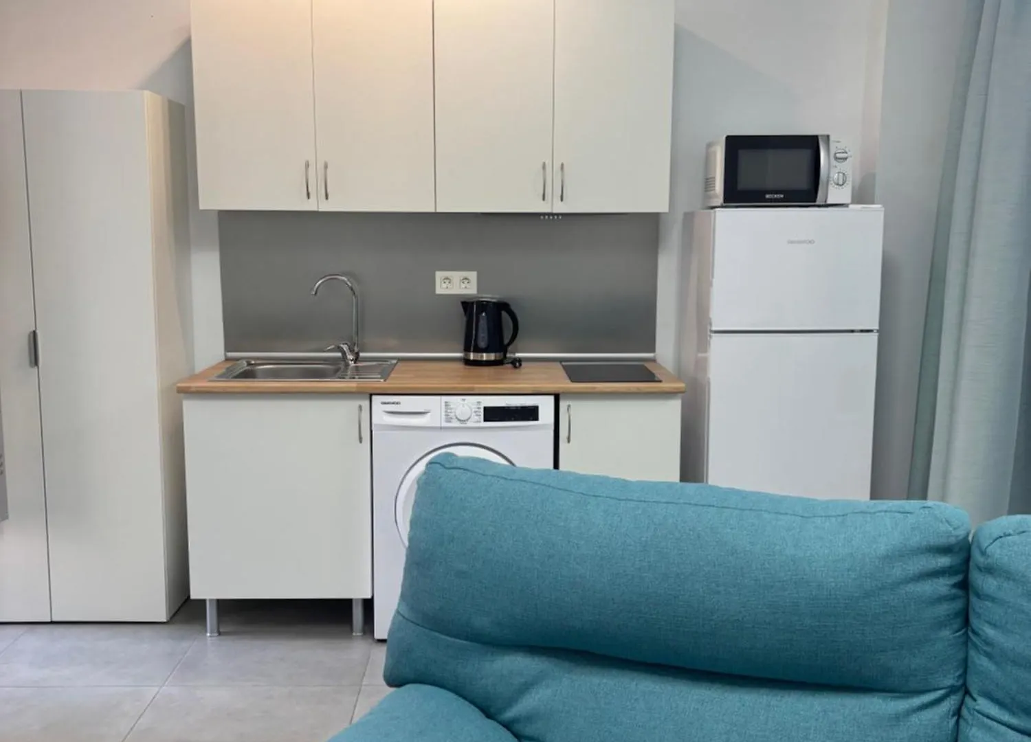 Apartamento 4 A 10 Min Caminando De La Estacion De Bus Y Tren Maria Zambrano Málaga 0*,  Spanien