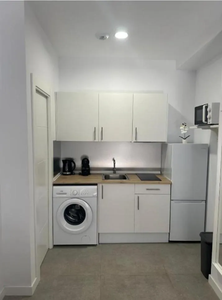 Apartamento 4 A 10 Min Caminando De La Estacion De Bus Y Tren Maria Zambrano Malaga Apartment