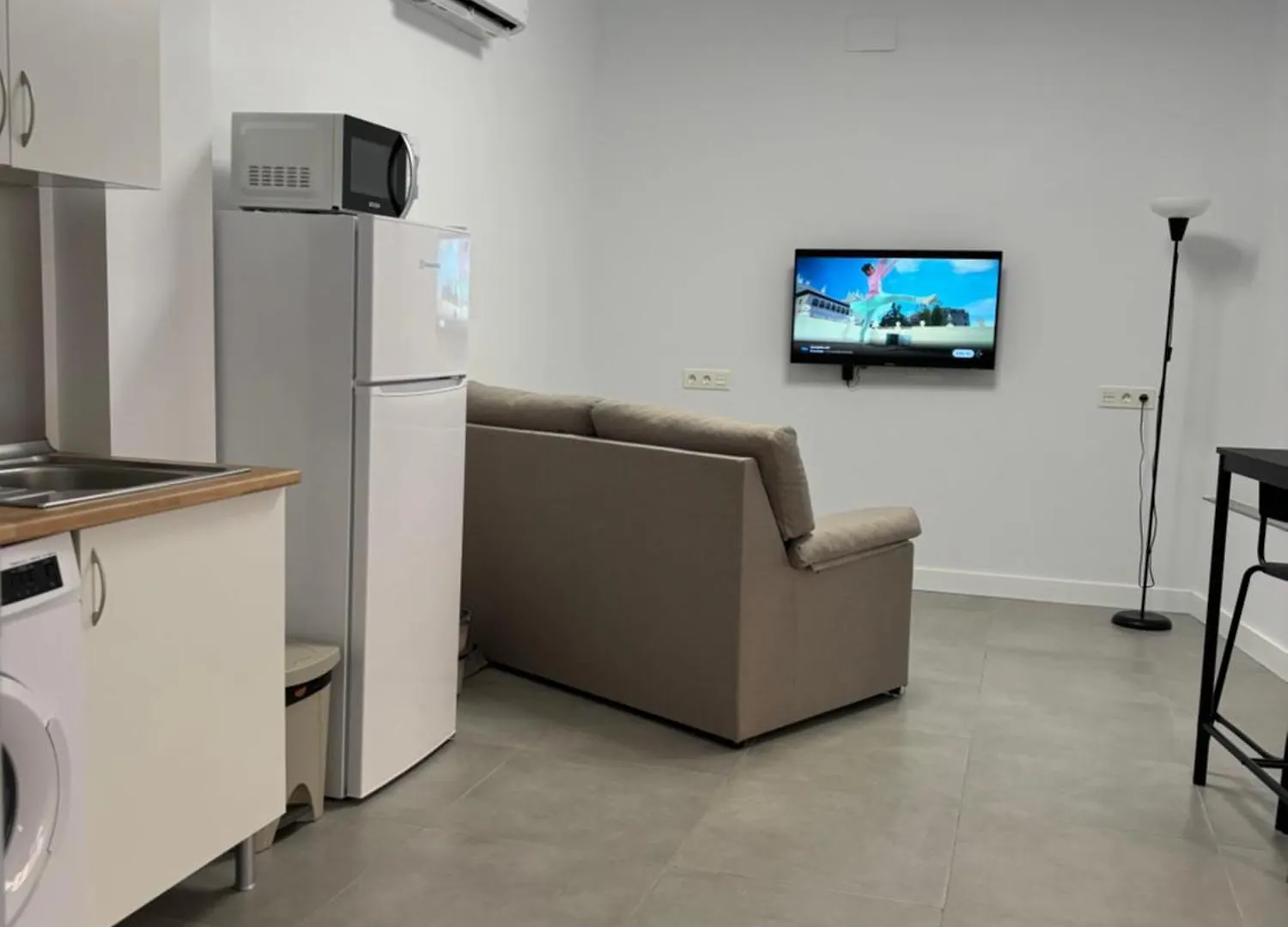 Apartamento 4 A 10 Min Caminando De La Estacion De Bus Y Tren Maria Zambrano 말라가